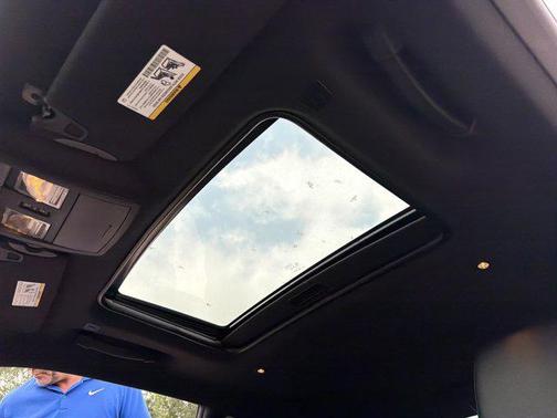 Pitch Black Clearcoat 2022 Dodge Challenger R/T