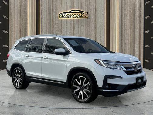 2022 Honda Pilot Touring 8-Passenger