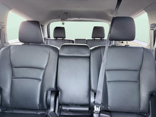 2022 Honda Pilot Touring 8-Passenger