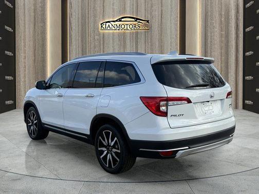2022 Honda Pilot Touring 8-Passenger