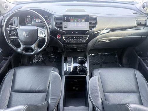 2022 Honda Pilot Touring 8-Passenger