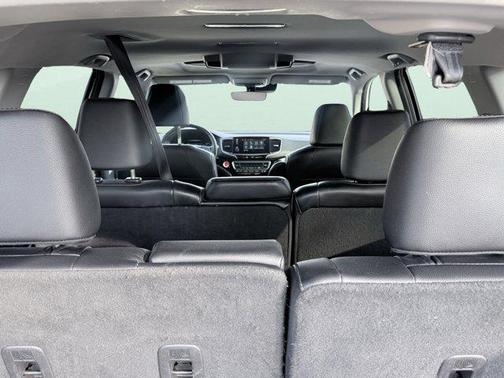 2022 Honda Pilot Touring 8-Passenger