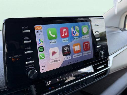 2024 Toyota Sienna LE