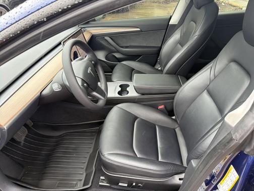 Deep Blue Metallic 2023 Tesla Model 3 Standard Range