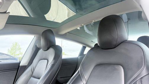 Deep Blue Metallic 2019 Tesla Model 3 Long Range