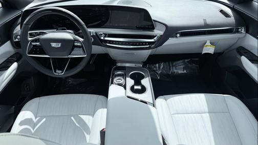 Emerald Lake Metallic 2024 Cadillac LYRIQ Luxury