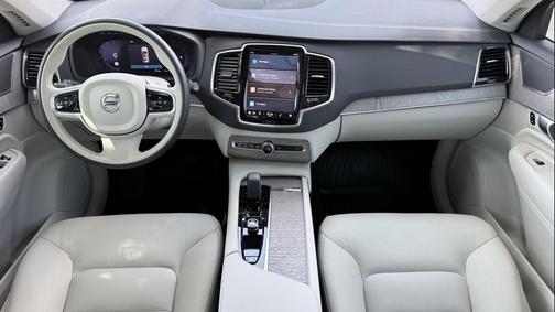 Onyx Black Metallic 2023 Volvo XC90 B6 Plus 7-Seater