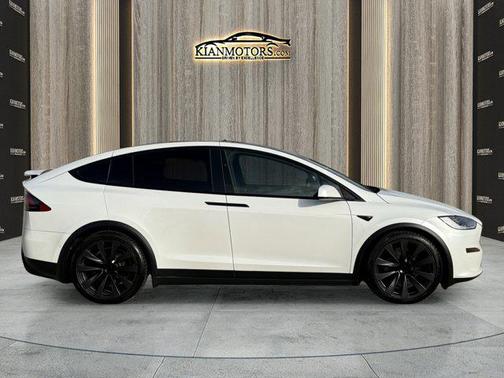 2022 Tesla Model X Plaid Tri Motor All-Wheel Drive