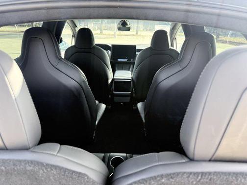 2022 Tesla Model X Plaid Tri Motor All-Wheel Drive