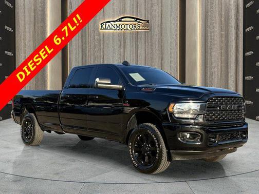 2022 RAM 3500 Big Horn Crew Cab 4x4 8' Box