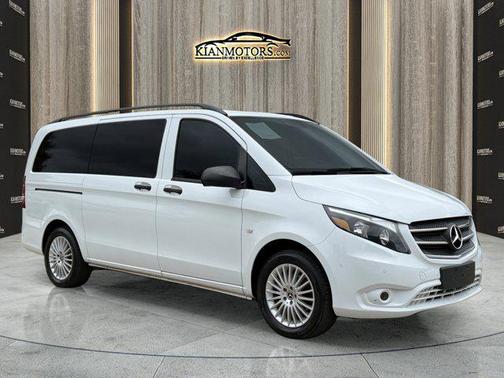 2018 Mercedes-Benz Metris Base