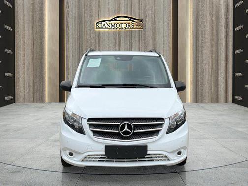 2018 Mercedes-Benz Metris Base