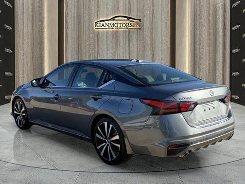 2022 Nissan Altima SR FWD