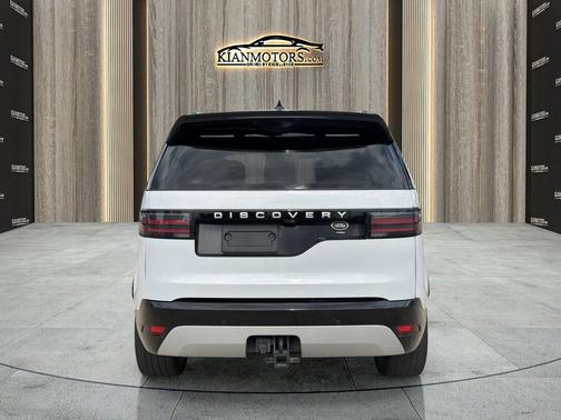 Fuji White 2023 Land Rover Discovery P360 Metropolitan Edition