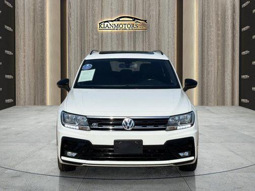Pure White 2019 Volkswagen Tiguan 2.0T SEL R-Line Black