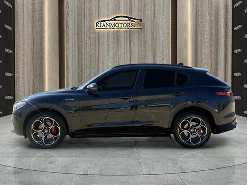 2023 Alfa Romeo Stelvio Veloce AWD