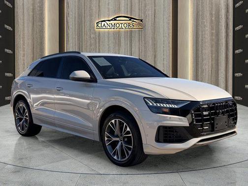 2023 Audi Q8 55 Premium