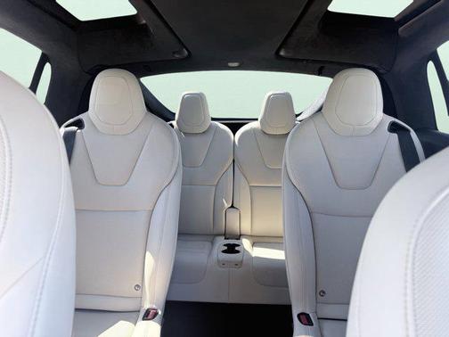 2023 Tesla Model X Base