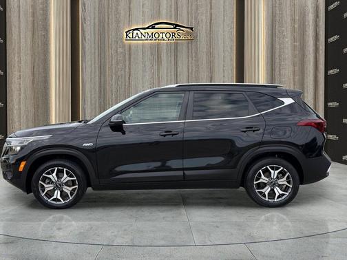 Cherry Black 2021 Kia Seltos EX