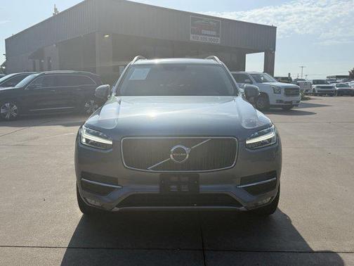 2017 Volvo XC90 T6 Momentum
