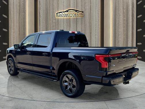 2022 Ford F-150 Lightning LARIAT