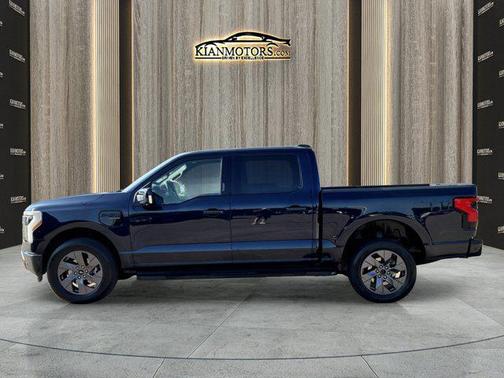 2022 Ford F-150 Lightning LARIAT