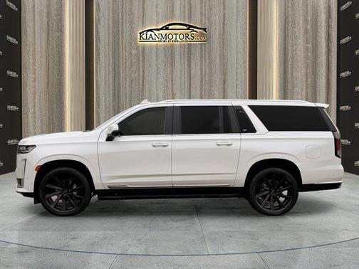 Crystal White Tricoat 2021 Cadillac Escalade ESV Premium Luxury
