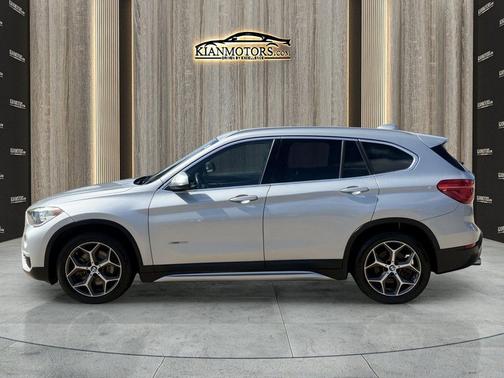 Glacier Silver Metallic 2018 BMW X1 sDrive28i