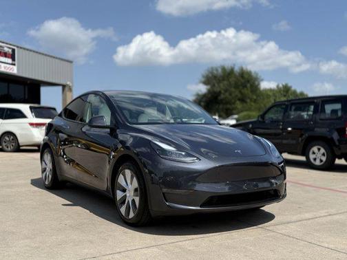2024 Tesla Model Y Long Range Dual Motor All-Wheel Drive