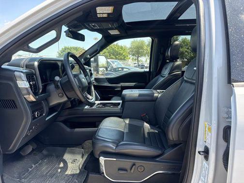 Avalanche 2026 Ford F-350 Platinum