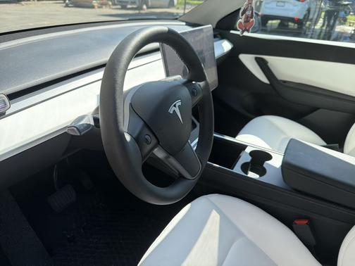 Midnight Silver Meta 2022 Tesla Model Y Long Range Dual Motor All-Wheel Drive