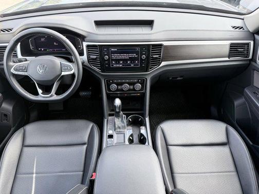 2022 Volkswagen Atlas 3.6L SE w/Technology