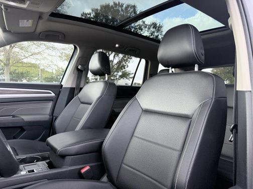 2022 Volkswagen Atlas 3.6L SE w/Technology