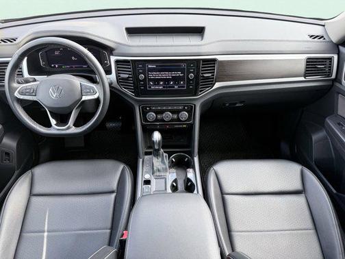 2022 Volkswagen Atlas 3.6L SE w/Technology