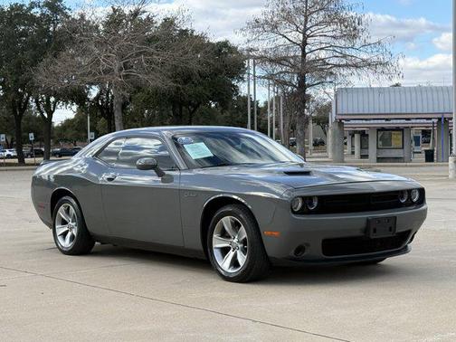 2017 Dodge Challenger SXT