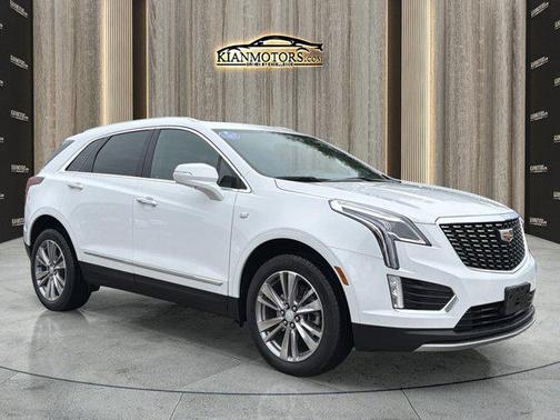 Crystal White Tricoa 2024 Cadillac XT5 Premium Luxury