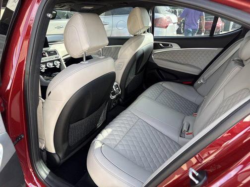 2023 Genesis G70 3.3T RWD