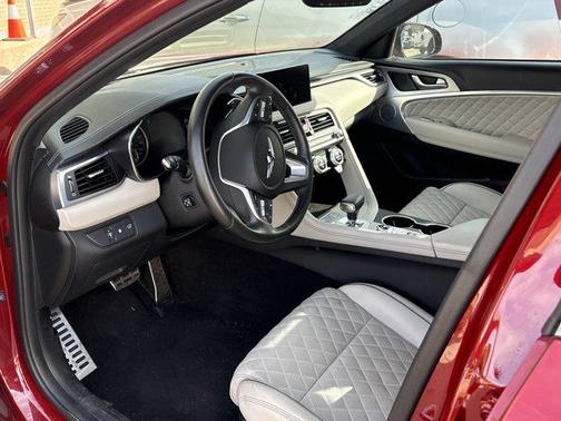 2023 Genesis G70 3.3T RWD