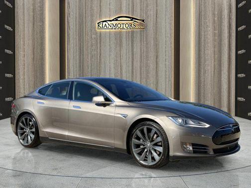 2015 Tesla Model S 70D