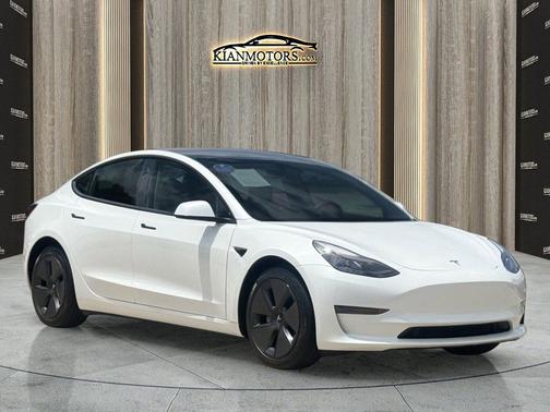 Pearl White Multi-Co 2023 Tesla Model 3 Standard Range