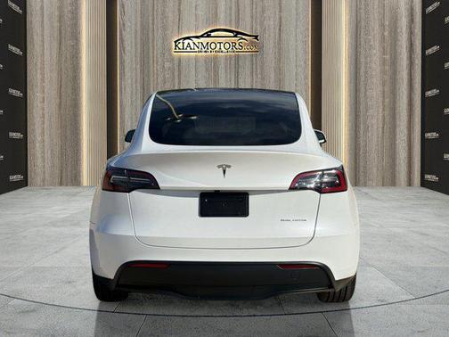 2024 Tesla Model Y Long Range Dual Motor All-Wheel Drive