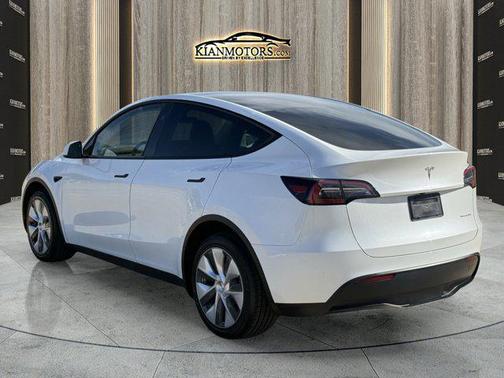 2024 Tesla Model Y Long Range Dual Motor All-Wheel Drive