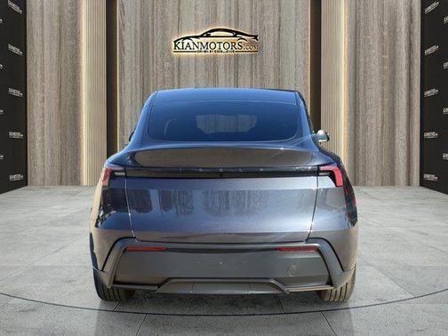 2026 Tesla Model Y Standard Rear-Wheel Drive