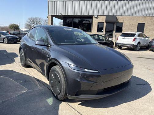 2026 Tesla Model Y Standard Rear-Wheel Drive