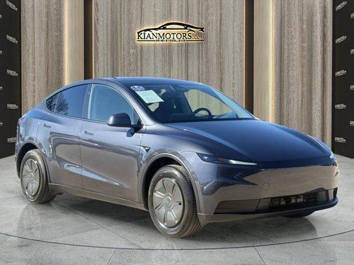 2026 Tesla Model Y Standard Rear-Wheel Drive