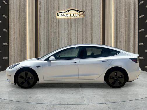 Pearl White Multi-Co 2023 Tesla Model 3 Standard Range
