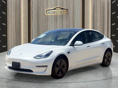 Pearl White Multi-Co 2023 Tesla Model 3 Standard Range