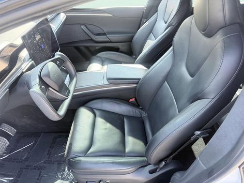 Pearl White Multi-Co 2023 Tesla Model X Standard Range