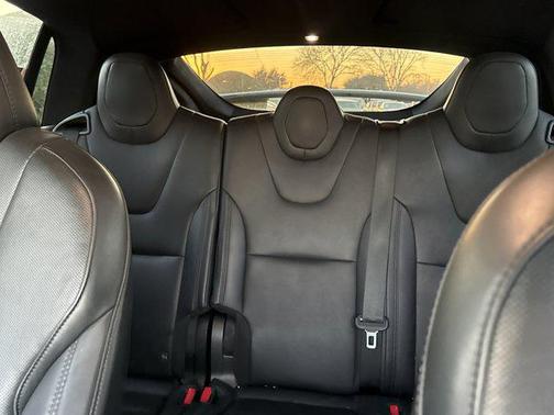 2023 Tesla Model X Standard Range