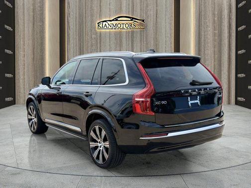 Onyx Black Metallic 2025 Volvo XC90 Plug-In Hybrid T8 Ultra 7-Seater